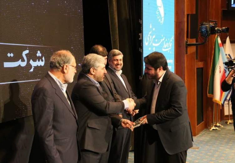 پتروشیمیهای خراسان و فنآوران برنده تندیس بلورین شدند