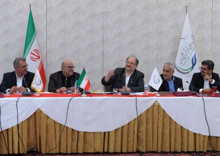 نشست تخصصی پتروشیمی خلیج فارس با حضور شریعتمداری